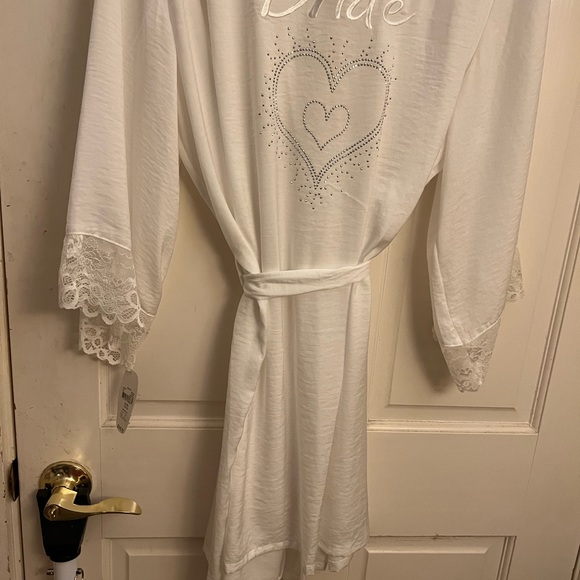 White Bride robe with lace trim size XL 14/16 - Picture 3 of 6